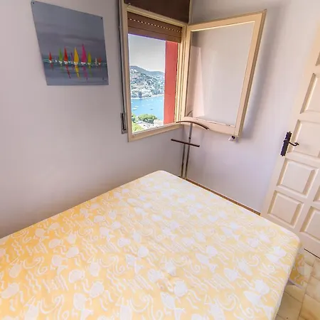 Apartment Escapade 1